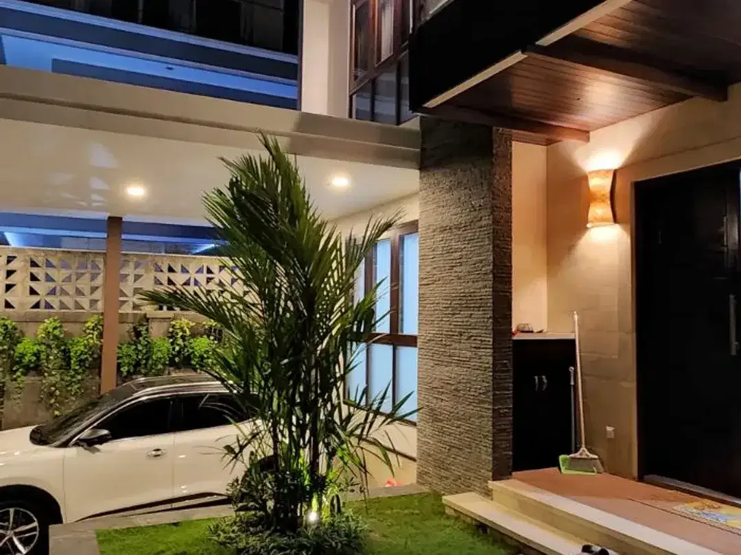 DISEWAKAN Vila Modern di Jantung Pecatu, Oasis Rooftop dengan Pemandangan Laut - Image 3 of 10
