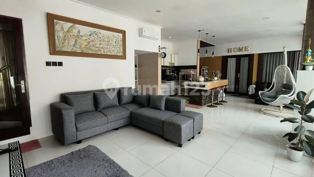 Villa Dekat Pantai Kolam Furnished Siap Huni Strategis di Ungasan - Image 2 of 3