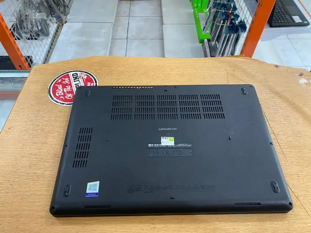 Laptop DELL Latitude E5490 Core i5Gen8 Ram 8GB SSD 256GB Mulus Kuat - Image 9 of 10