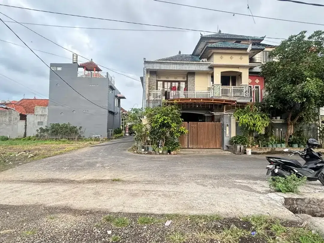 RUMAH 3 LANTAI DI PERUMAHAN JL RAYA LUKLUK MENGWI DEKAT PUSPEM BADUNG - Image 9 of 9