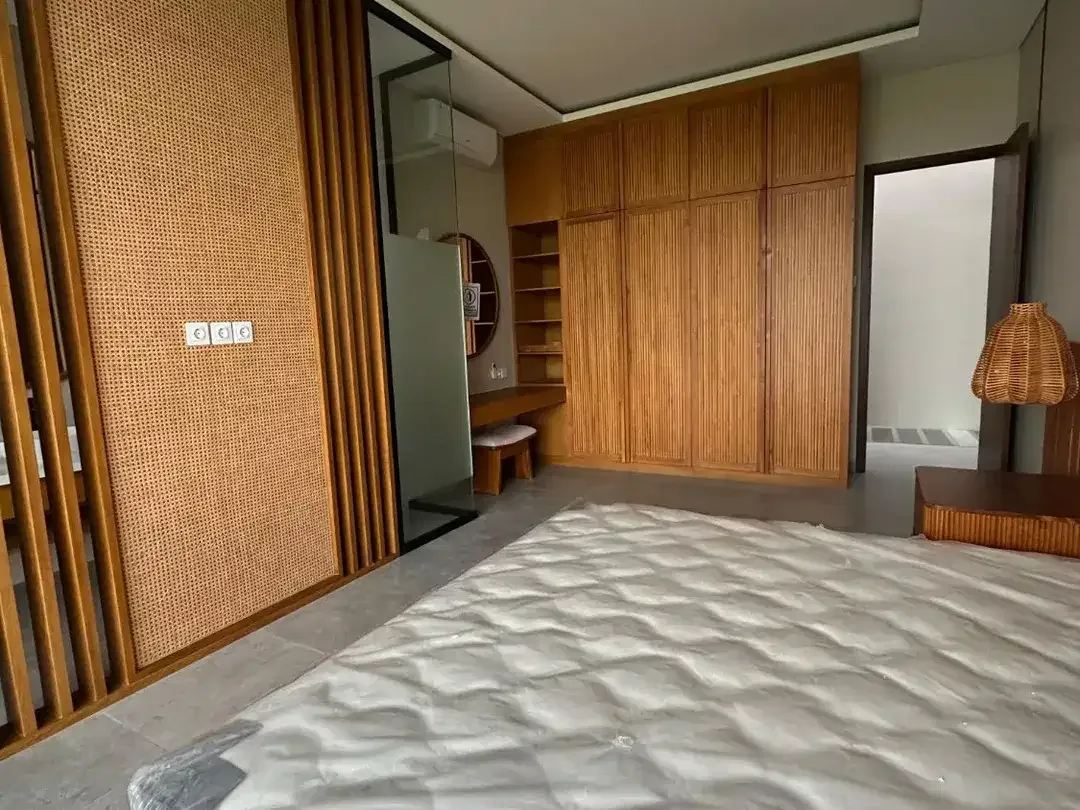 Brand New Villa Modern Tropis 3 Lantai Canggu 5 Menit menuju Pantai Batu Bolong Canggu - Image 7 of 10