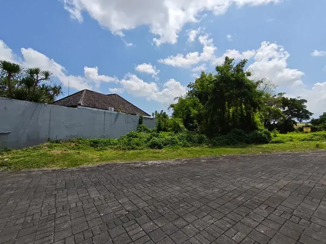 DI JUAL TANAH DEKAT CANGGU BALI DI KAWASAN VILLA ONE GATE DEKAT LUNA BEACH CLUB - Image 4 of 6