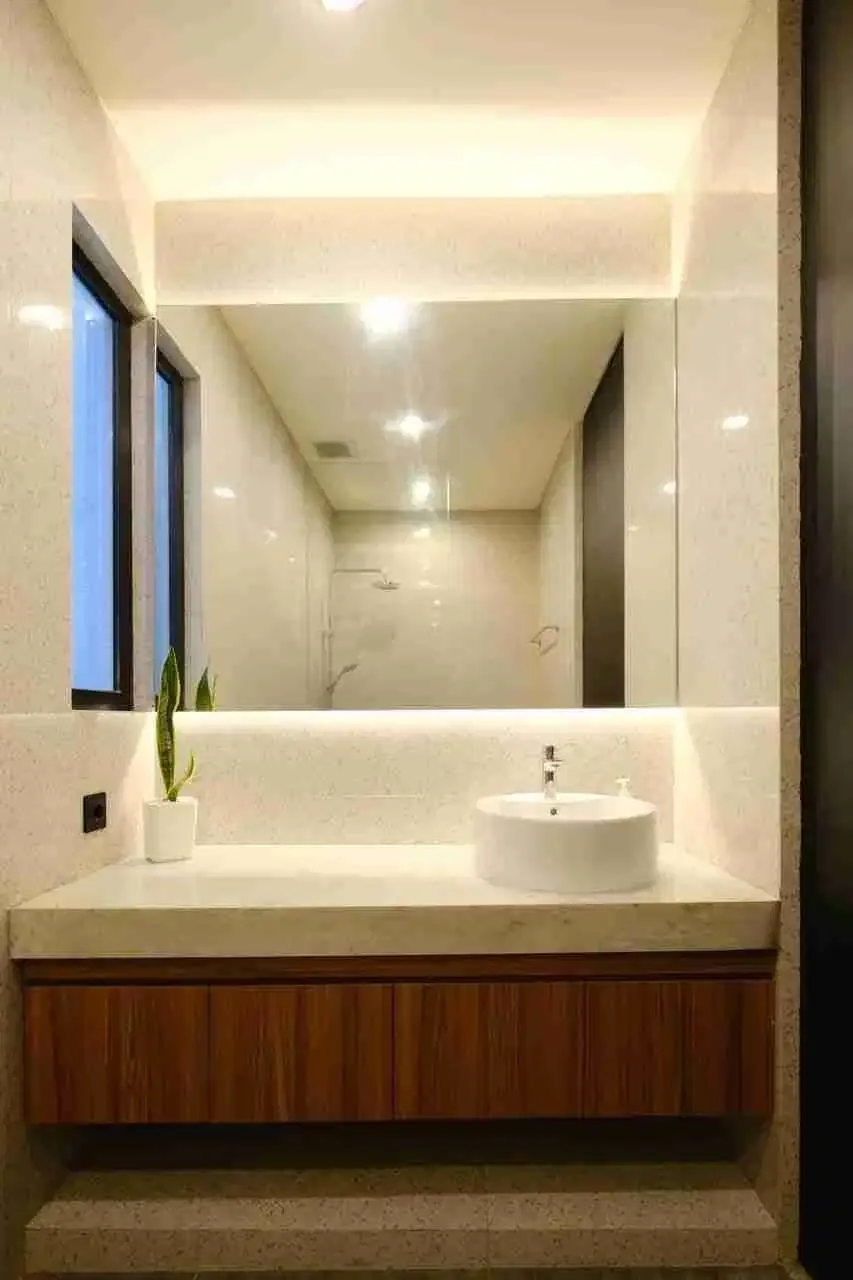dijual villa baru lantai 2 lokasi semer kerobokan - Image 8 of 10