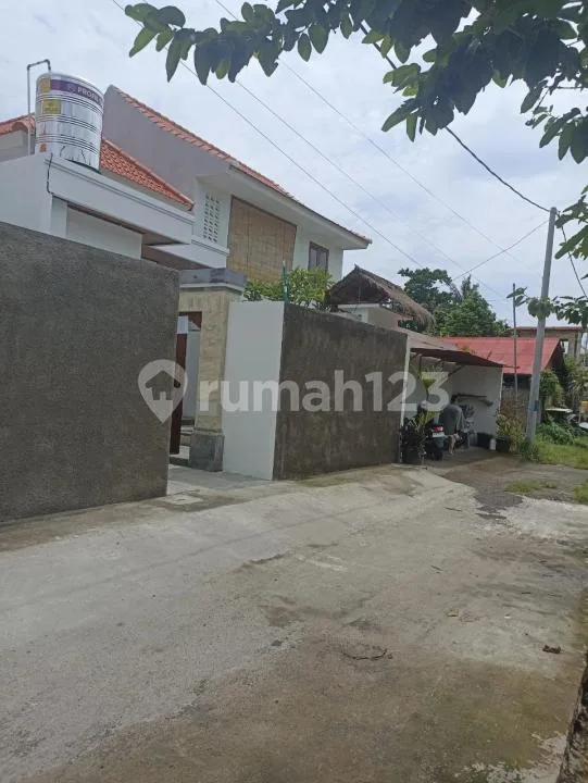 Villa Disewakan di Pererenan, Badung - 2 Kamar Tidur | SHM - Image 1 of 4