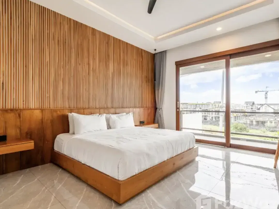 5 Bedroom Villa for sale in Batu Bolong, Bali - Image 8 of 10