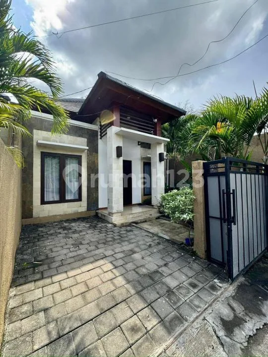 Rumah Elegan Semi Villa - Lokasi Strategis & Lingkungan Eksklusif - Image 4 of 4