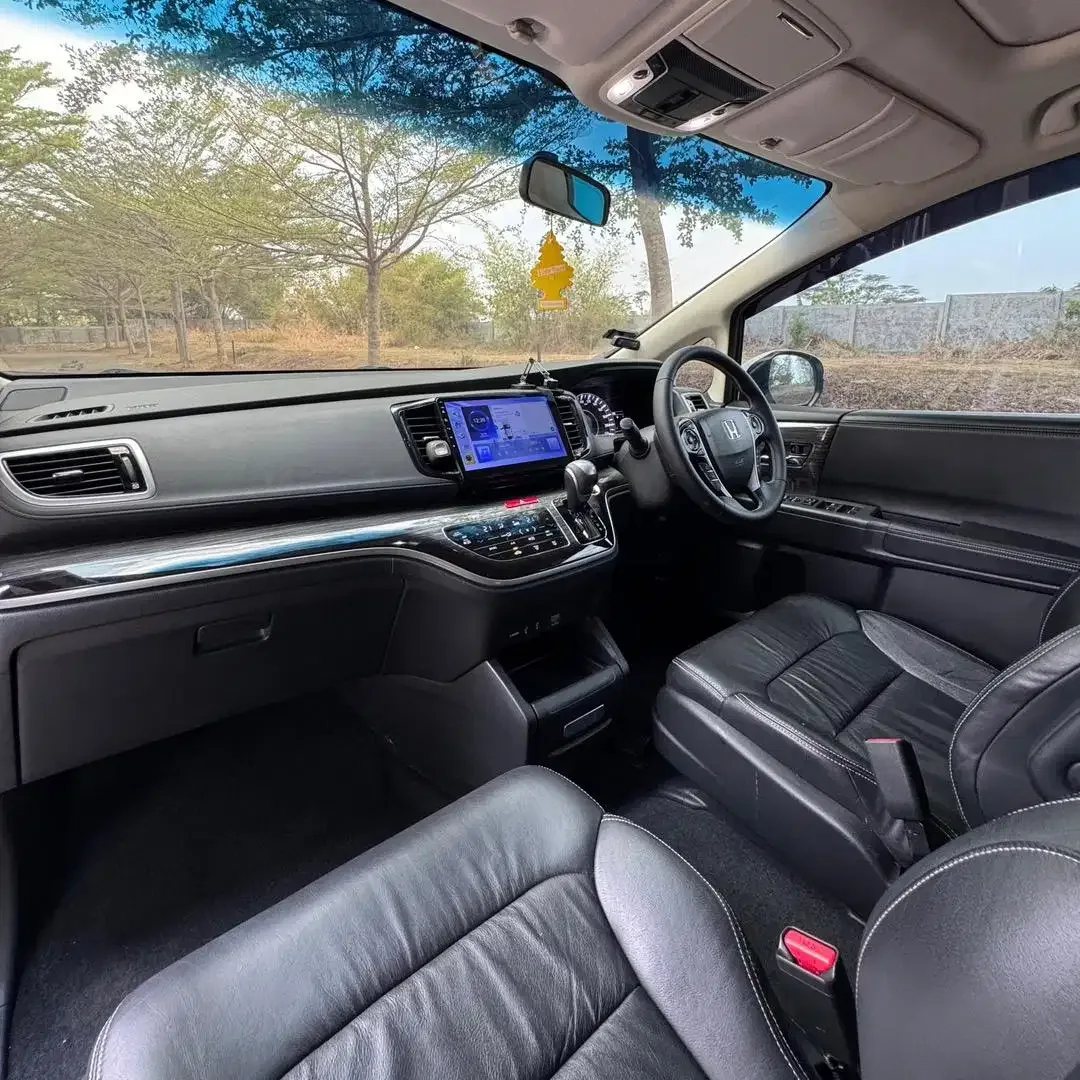 Honda Odyssey E 2.4 CVt 2016 - Image 7 of 10