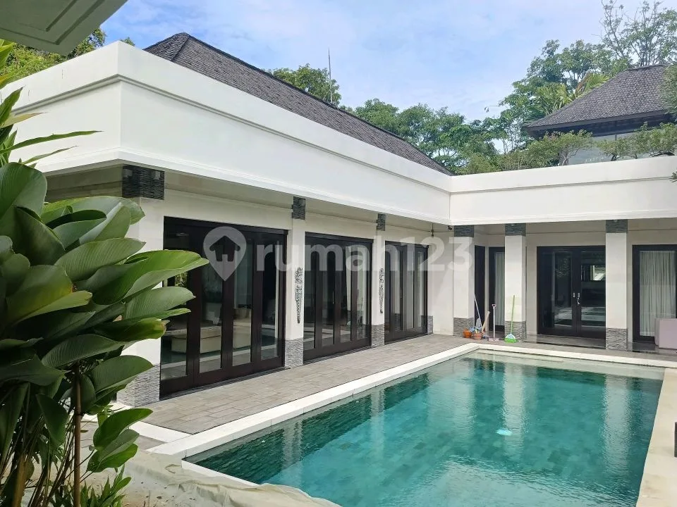 Villa dengan Garden Luas dan View Sungai Dekat Sanur - Image 2 of 4
