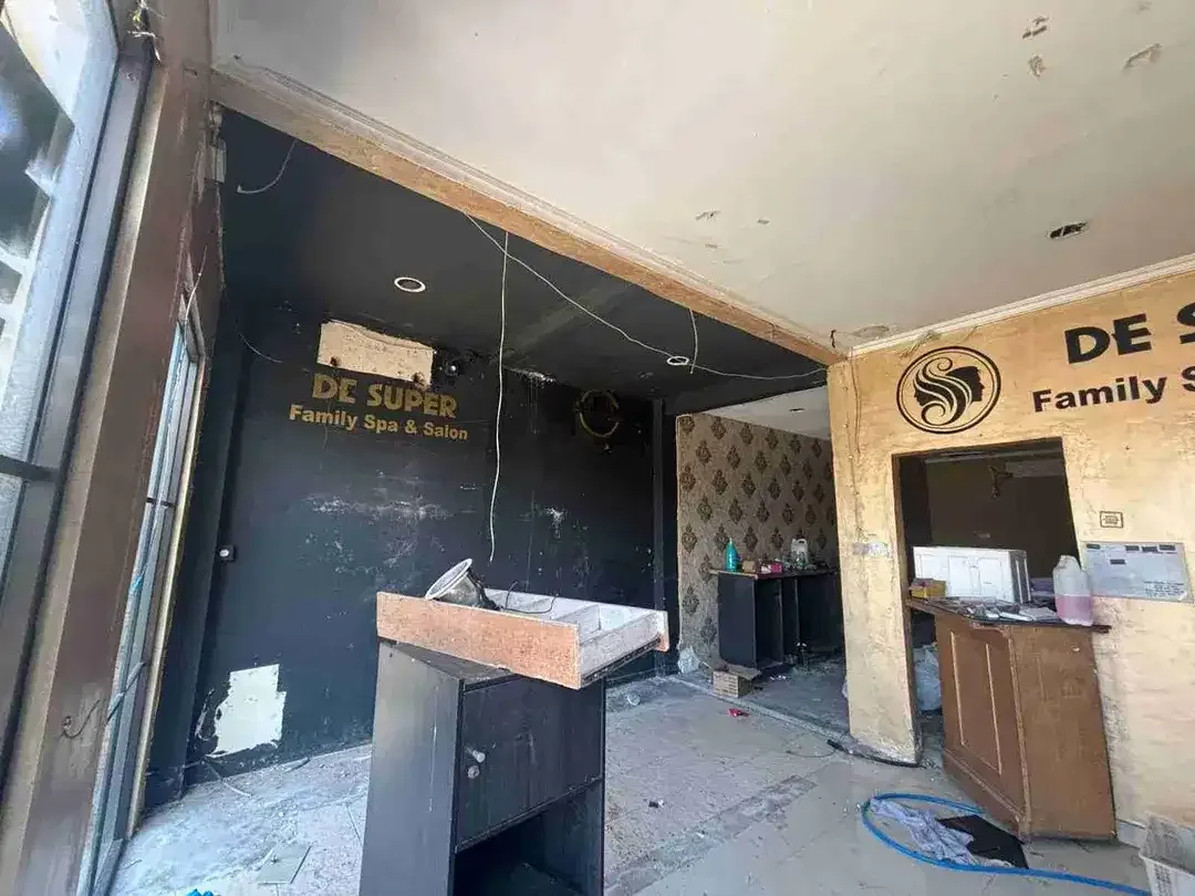DI JUAL CEPAT TANAH BANGUNAN 2LANTAI DI JL. DANAU TEMPE, SIDAKARYA - DENPASAR SELATAN

SPESIFIKASI :

LT : 458m²

LB : 465m²

Pos Satpam 9m²

Lobby 

7 Kamar Bawah

11Kamar Atas

1 Office

Jalan - Image 3 of 10
