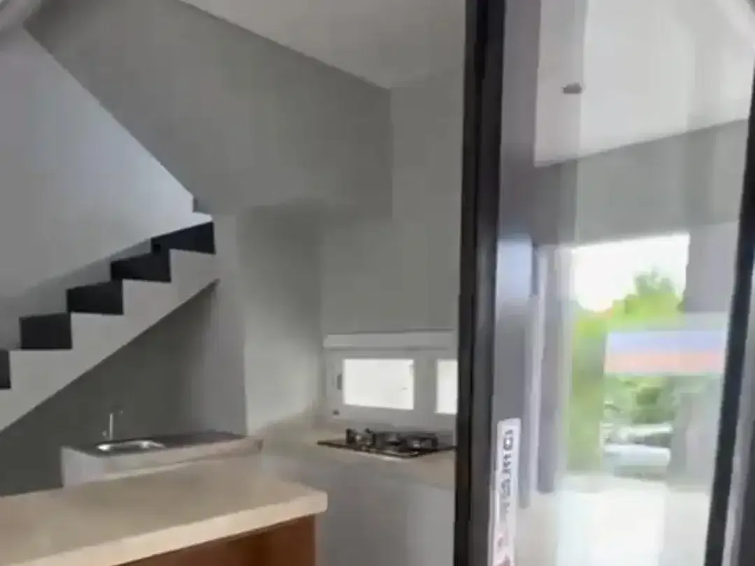 Rumah Cantik Semi Furnished 3 Bedroom Kerobokan Badung Bali - Image 2 of 10