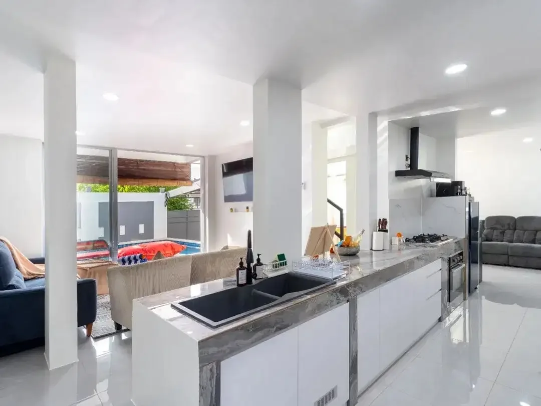 FULL FURNISHED LUXURY MODERN VILLA IN ULUWATU, BALI - Image 8 of 10