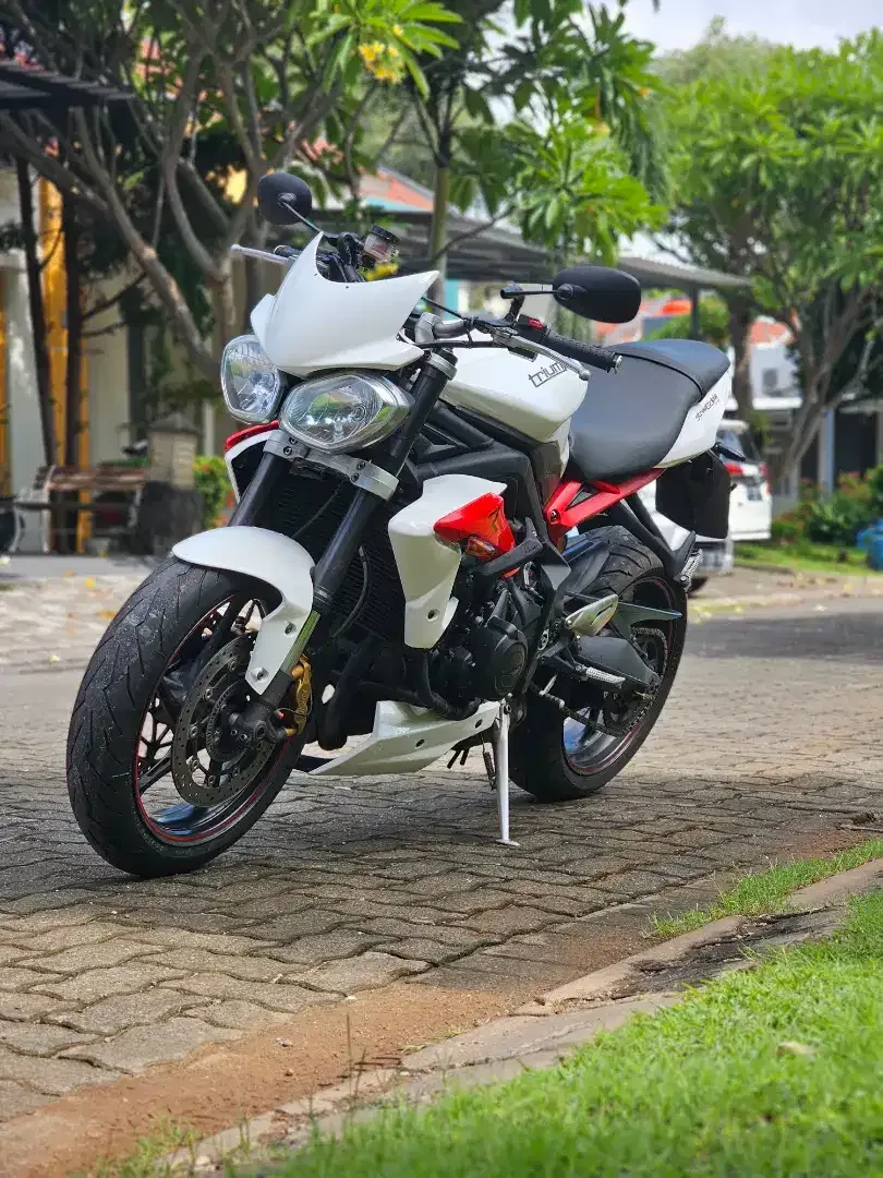 Triumph Street Triple 675R 2015, kondisi cakep, full mulus, noPR - Image 5 of 10