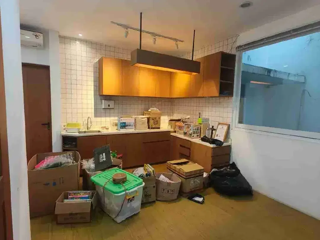 DIJUAL RUMAH LANTAI 2 SHM IMB LENGKAP DEKAT MALL TSM CN - Image 2 of 10