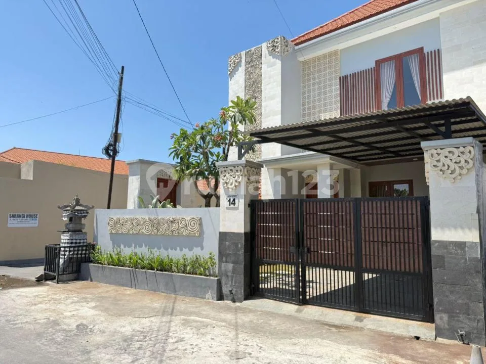 Rumah Vila Furnished Dekat Pantai Mertasari Sanur Bali - Image 1 of 4