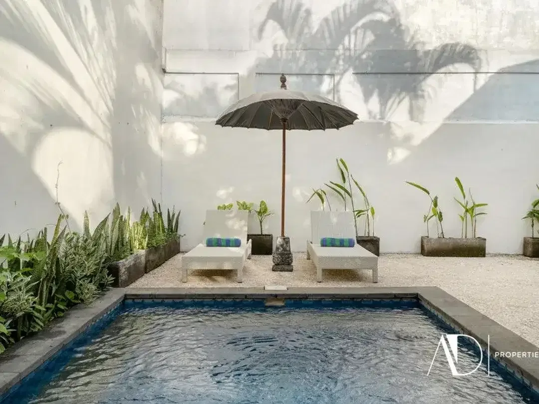 LEASEHOLD | 3-BEDROOM TROPICAL VILLA IN BATU BOLONG, CANGGU - Image 1 of 10