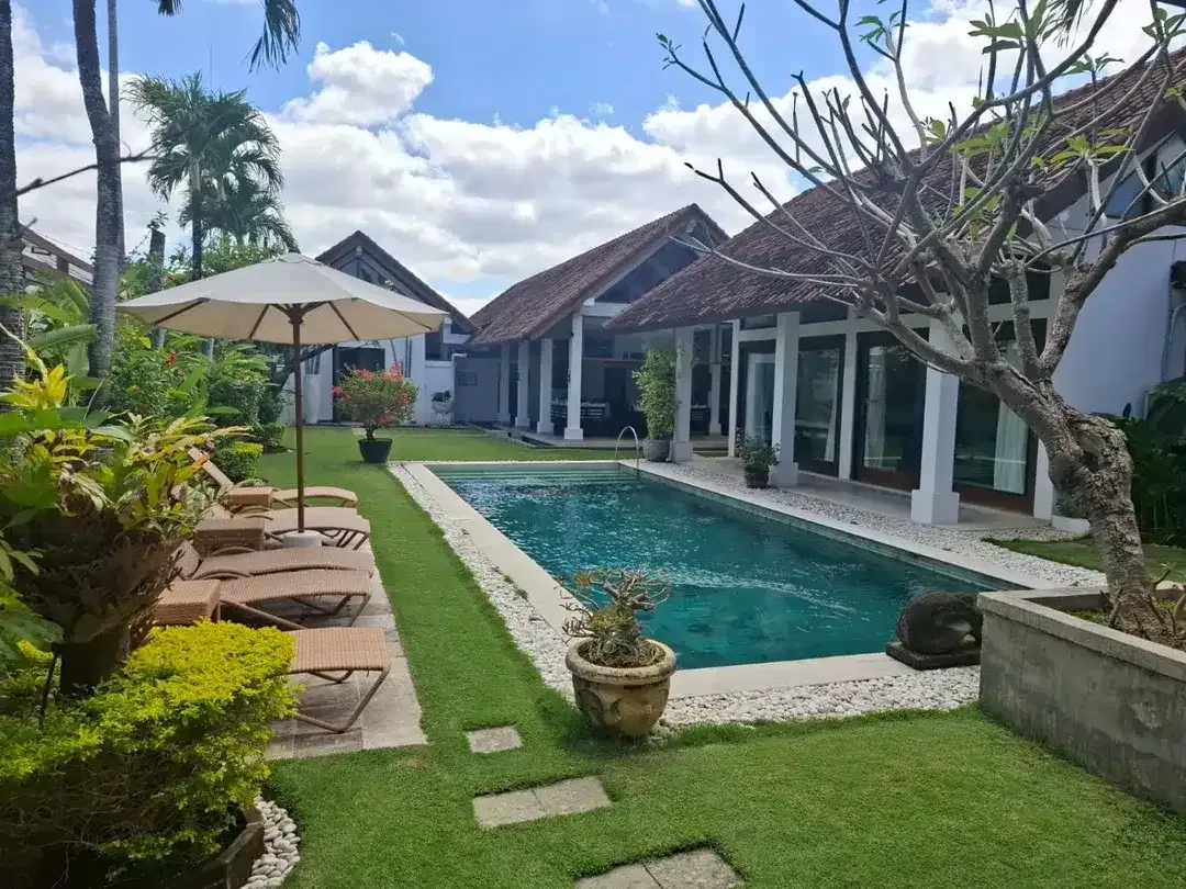 CHEAP 1200M2 VILLA FOR RENT @SEMINYAK 3BDR ENSUITE ONLY IDR 500 miliion / year - Image 8 of 8