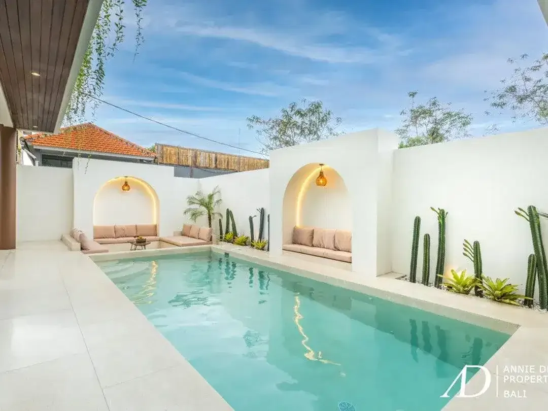 LEASEHOLD 27 YRS | MODERN MEDITERRANEAN VILLA IN SEMINYAK - PRIME LOCATION - Image 7 of 10