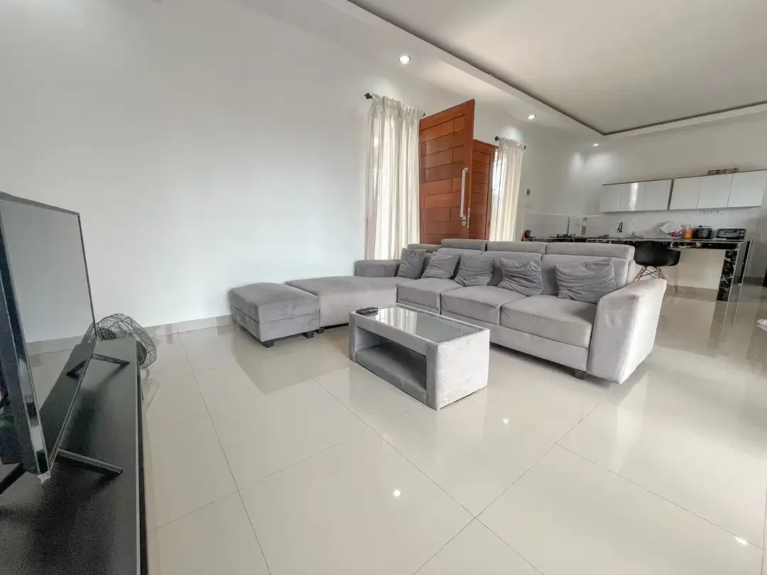 3 Bedroom Beautiful Freehold Villa In Nusa Dua With Unique Designs - Image 3 of 10