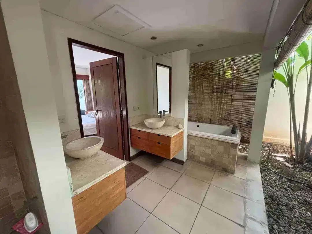 For Rent Big Villa at Kerobokan area - Image 7 of 10