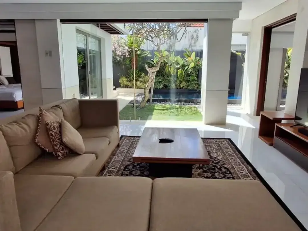 Disewakan Villa 3 BR Walk- In ke Kedonganan-Jimbaran - Image 1 of 10