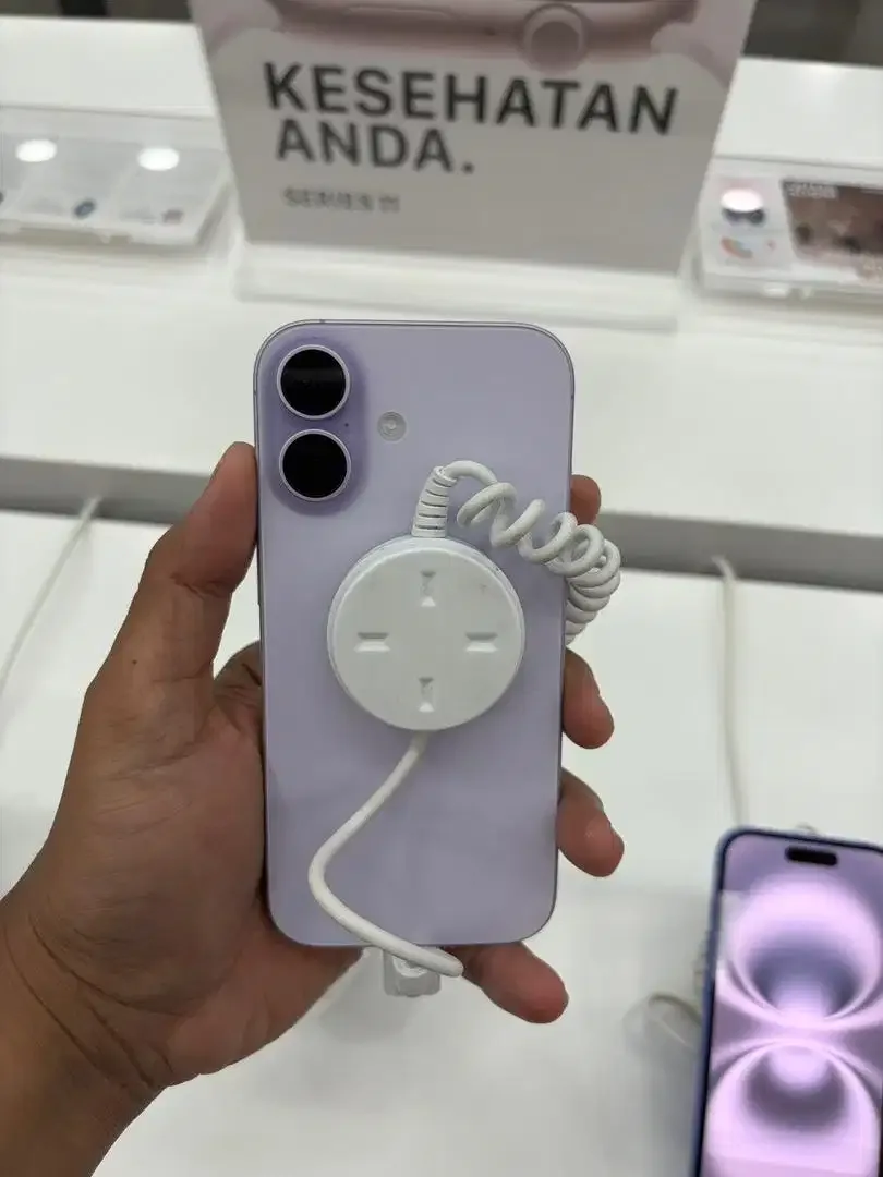 iPhone 17 256 GB iBox - Image 1 of 3