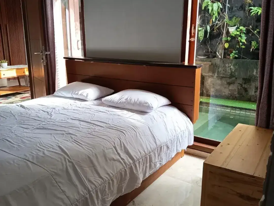 Rumah Fully Furnished di Perumahan One Gate System Dekat Mall Plaza Renon - Image 7 of 10