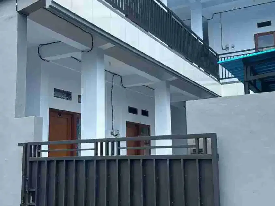 RUMAH KOST DALUNG KAJA PERBATADAN BUDUK UNTUK DIJUAL BANGUNAN BARU LANTAI II INVESTASI BISNIS BULANAN YG MENGUNTUNGKAN DENGAN KONDISI FULL PENYEWA - Image 3 of 8