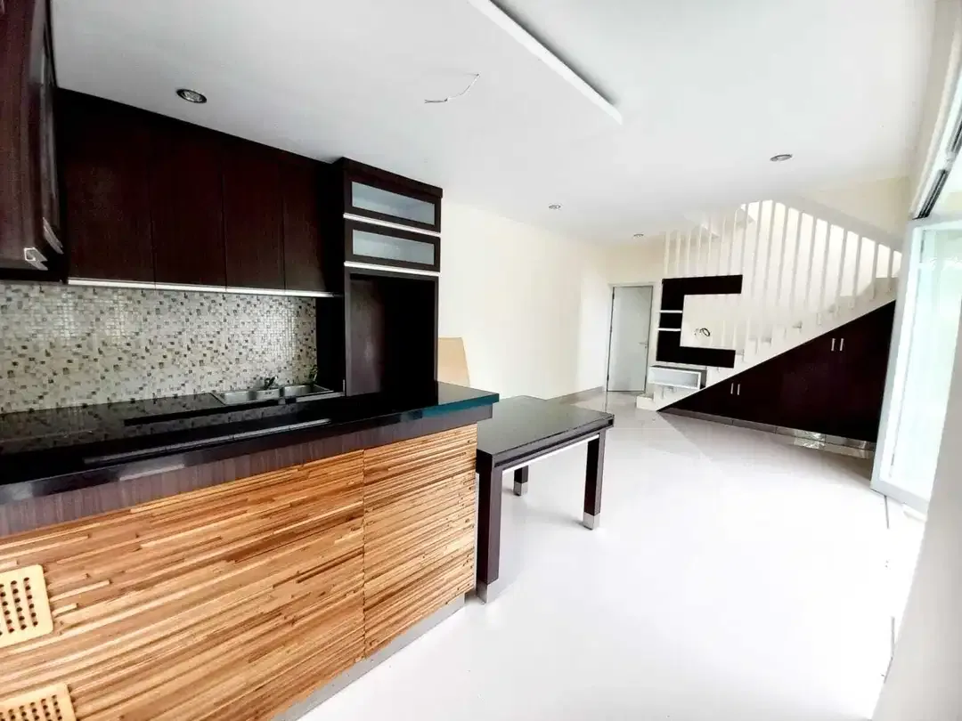 JUAL VILLA MODERN VIEW OCEAN 2 LANTAI NUSA DUA - Image 3 of 9