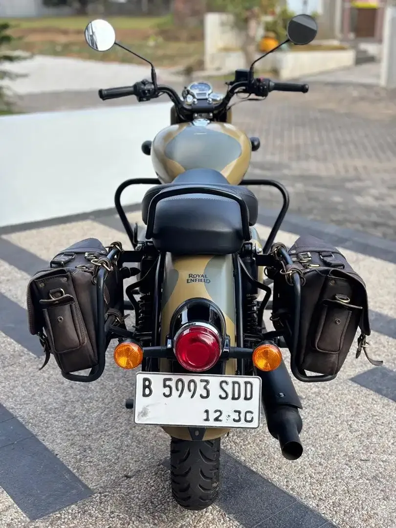 Like New Royal Enfield 350 Classic thn 2025 Comando Sand Koko Motor - Image 2 of 10