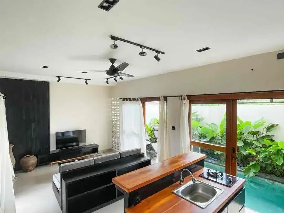 Rice Field View Villa in Canggu - Image 2 of 10