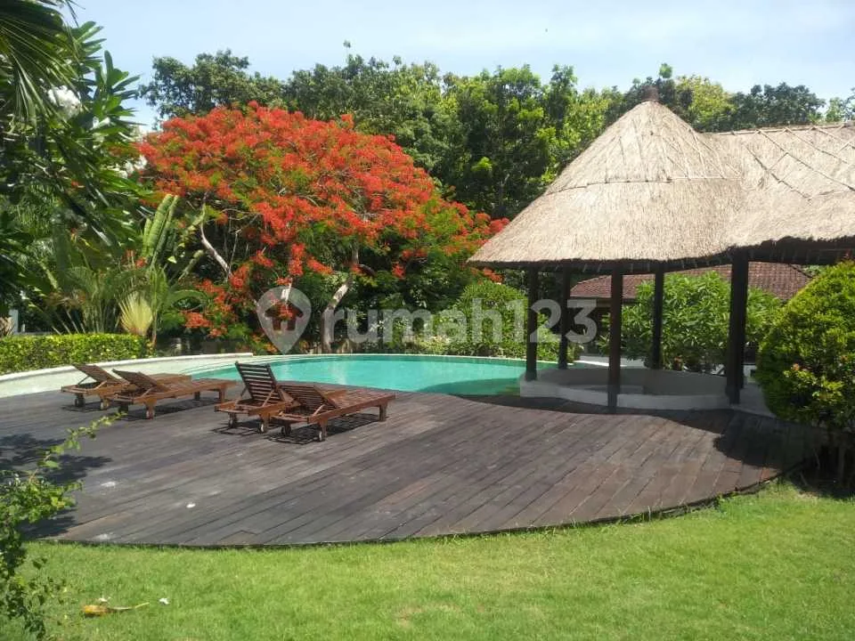 Villa Canggu Murah dengan Taman yang Luas Asri dan Tenang - Image 2 of 4