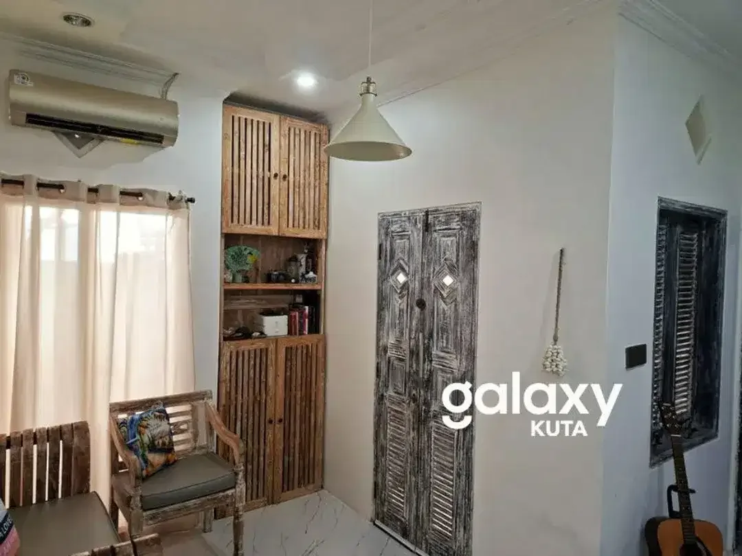MINIMALIS WHITE HOUSE IN KARANG MAS JIMBARAN FOR RENT - Image 2 of 7