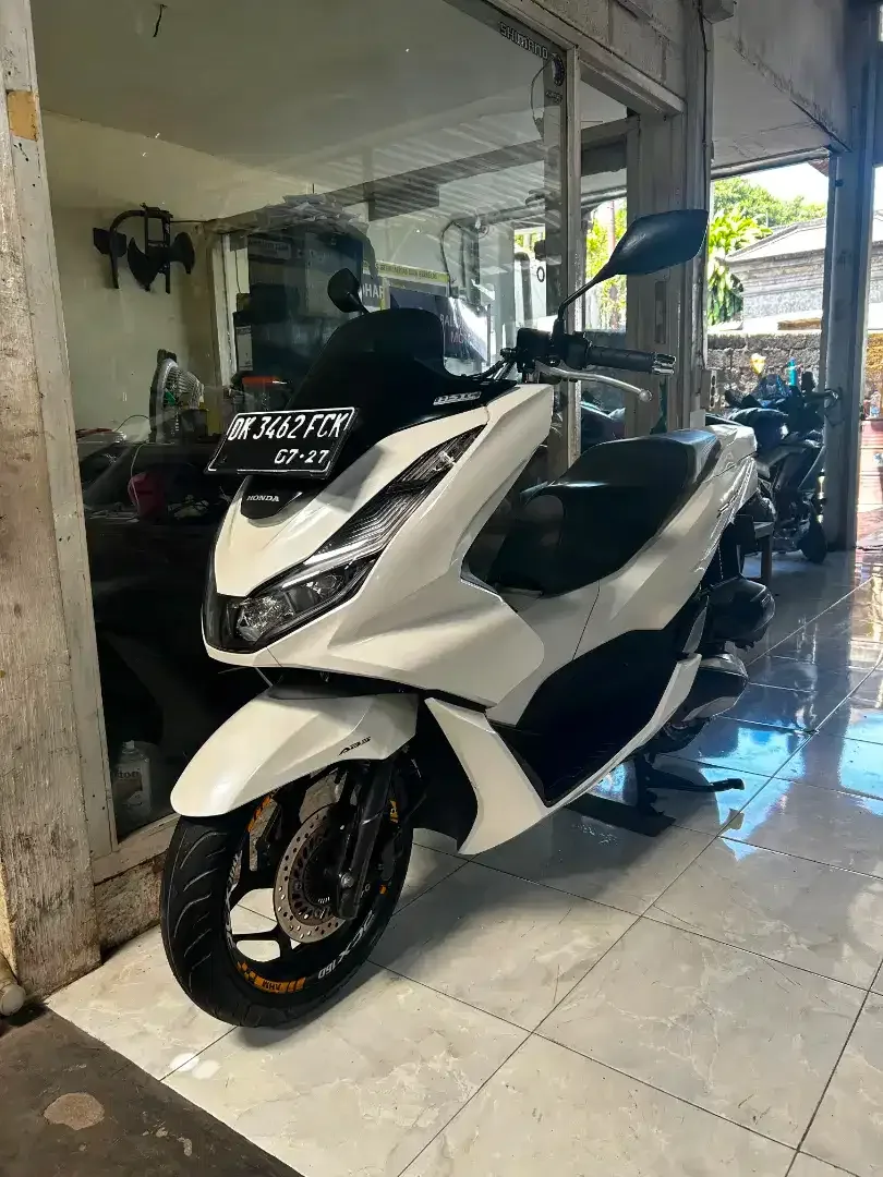 HONDA PCX 160 ABS TAHUN 2022 PAJAK HIDUP SURAT LENGKAP - Image 1 of 7