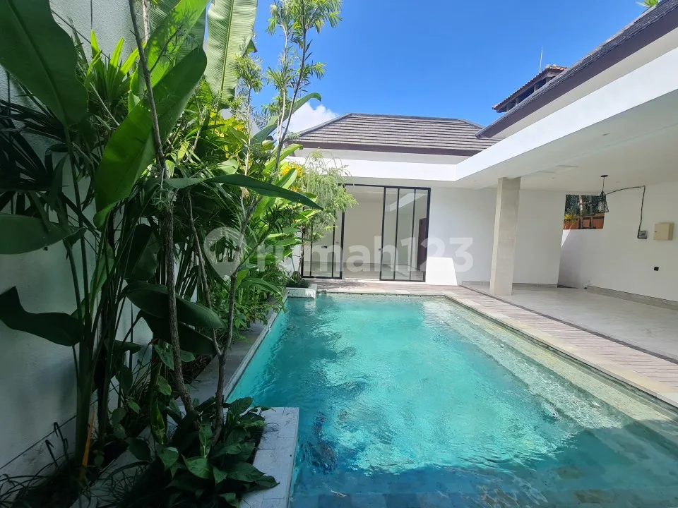 Leasehold villa 3 bedrooms 280m2 Petitenget kerobokan - Image 1 of 4