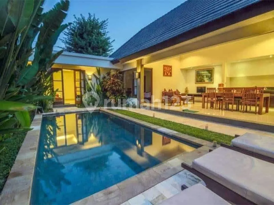 Villa Komplek Dekat Pantai Pecatu Uluwatu - Image 1 of 4