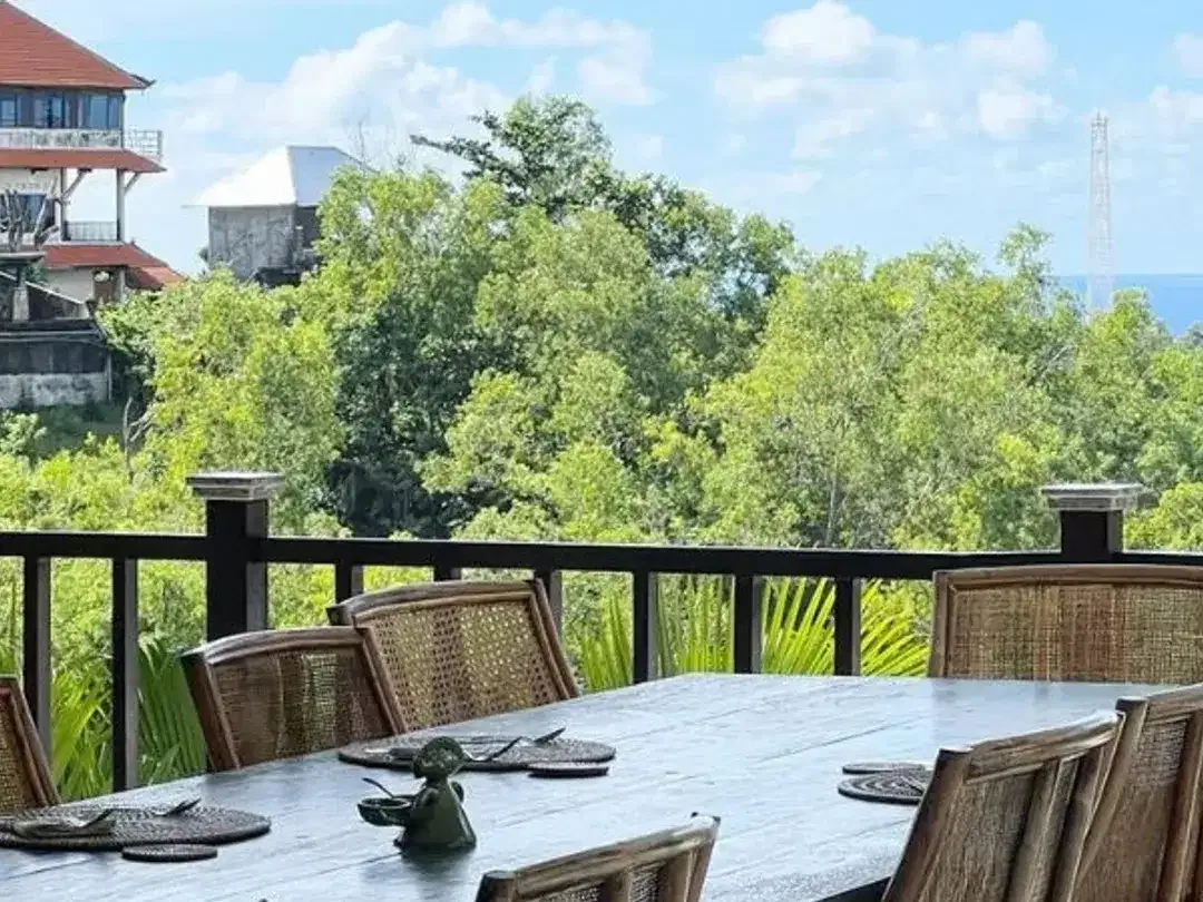 GUESTHOUSE STUNNING VIEW IN BALI CLIFF UNGASAN BADUNG - Image 4 of 10