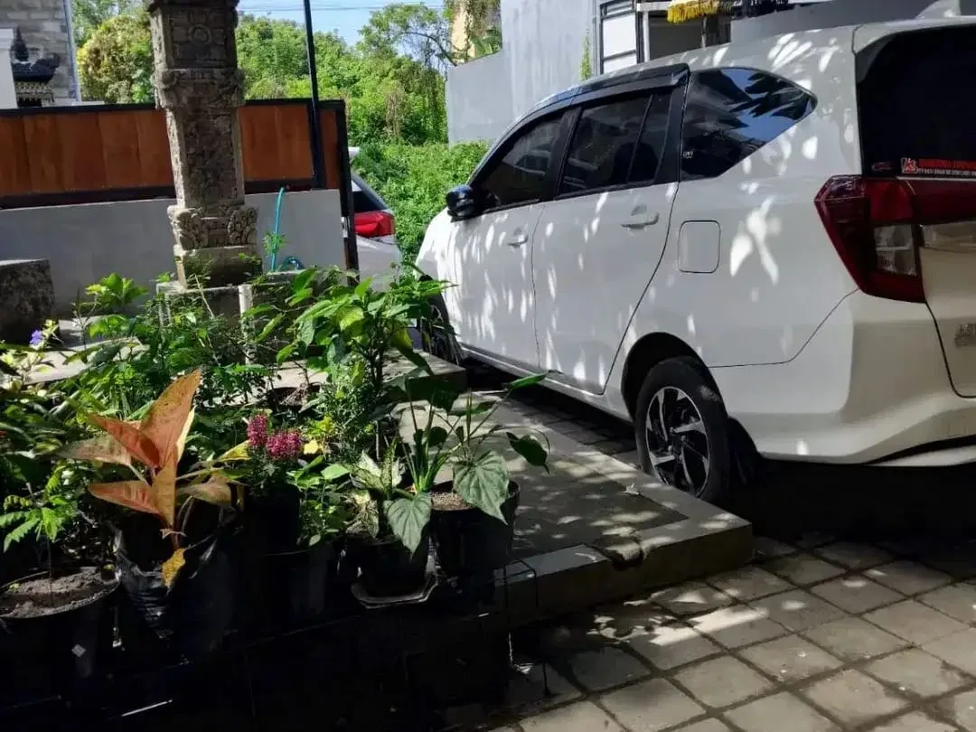 Dijual rumah minimalist modern lantai 1 siap huni yang berlokasi di dalam perumahan dosen kopertis di jalan Gutiswa - Cekomaria , peguyangan kangin de - Image 1 of 7