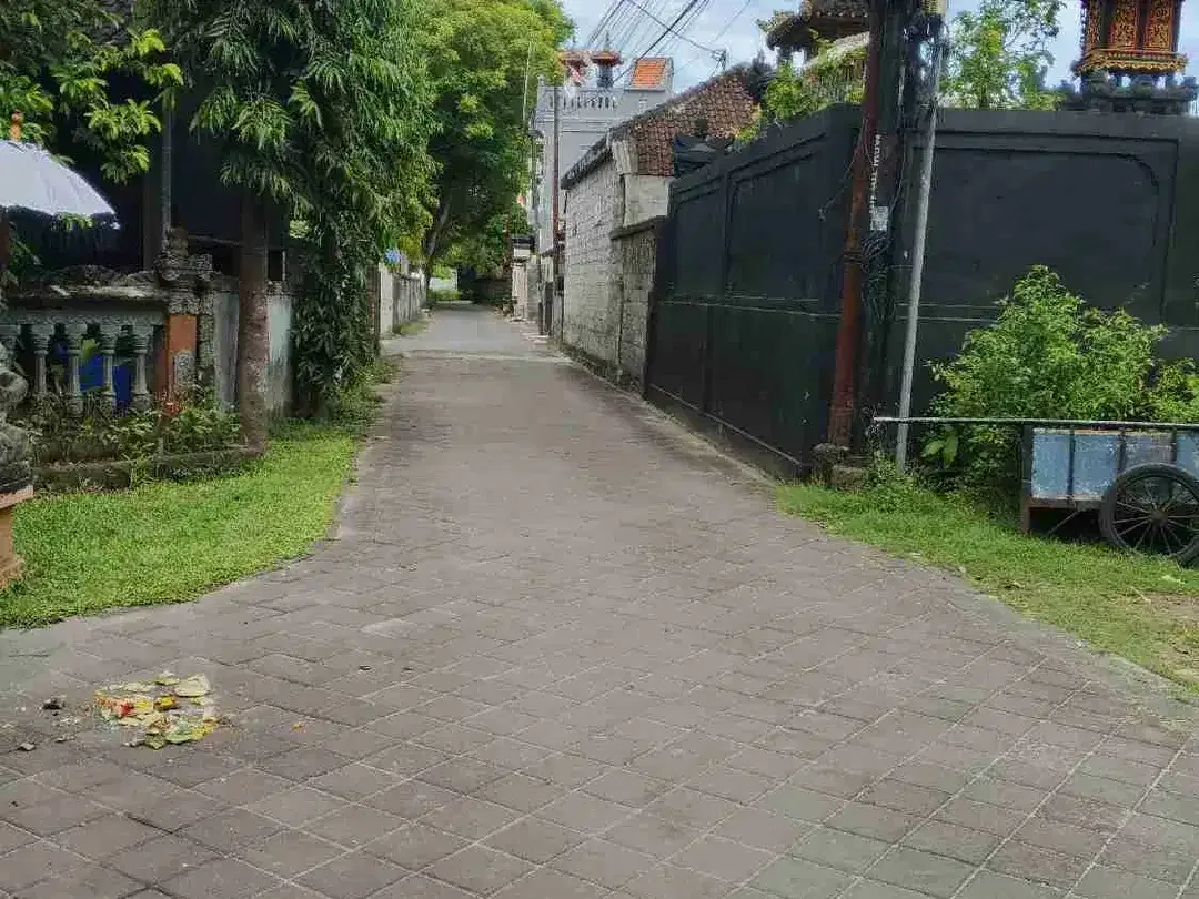 TANAH SELUAS 1200 M2 LOKASI KUTA - Image 1 of 6