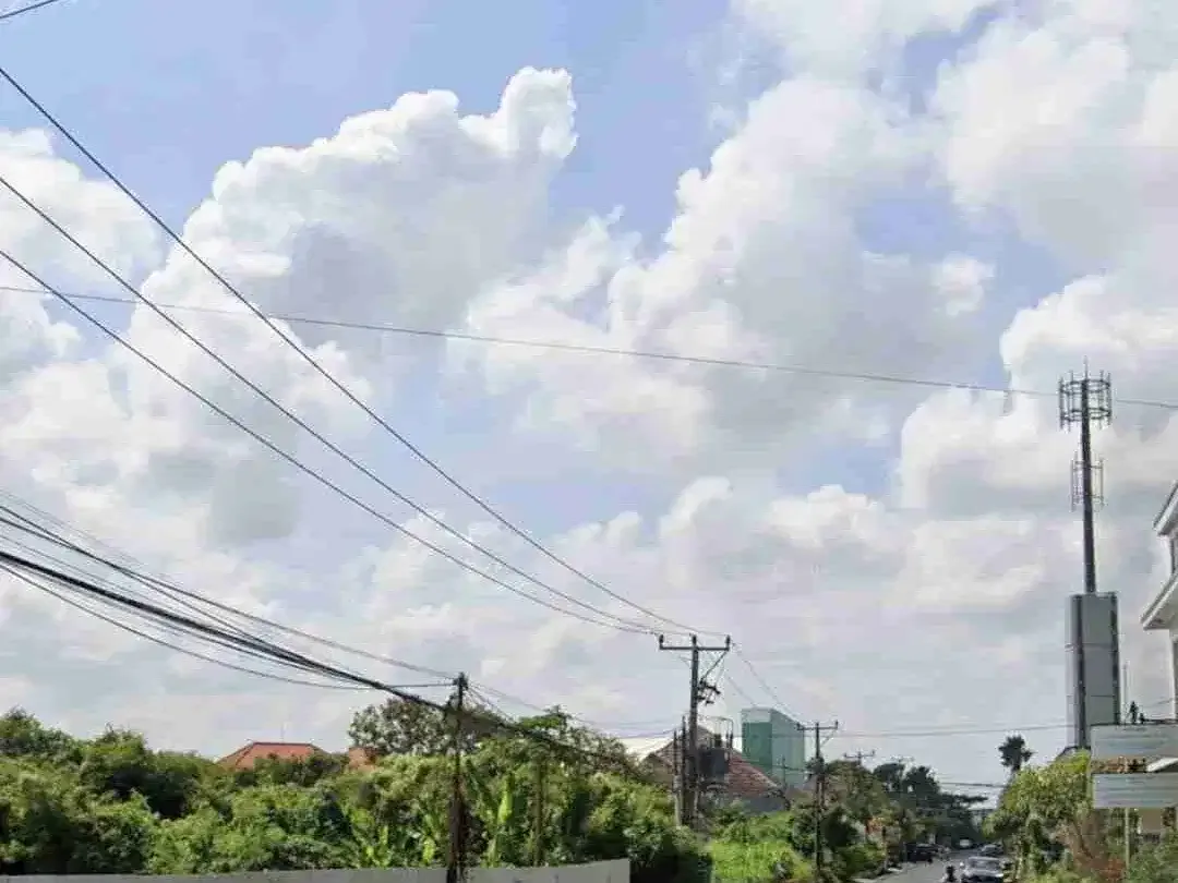 DIJUAL CEPAT TANAH LOKASI SEMINYAK SUNSET ROAD / Jln. Beji Ayu / Kuta - Bali - Image 3 of 3