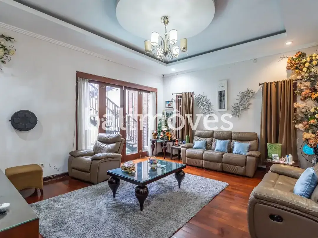 Dijual Villa Lima Kamar Tidur Hak Milik di Renon - Image 8 of 10