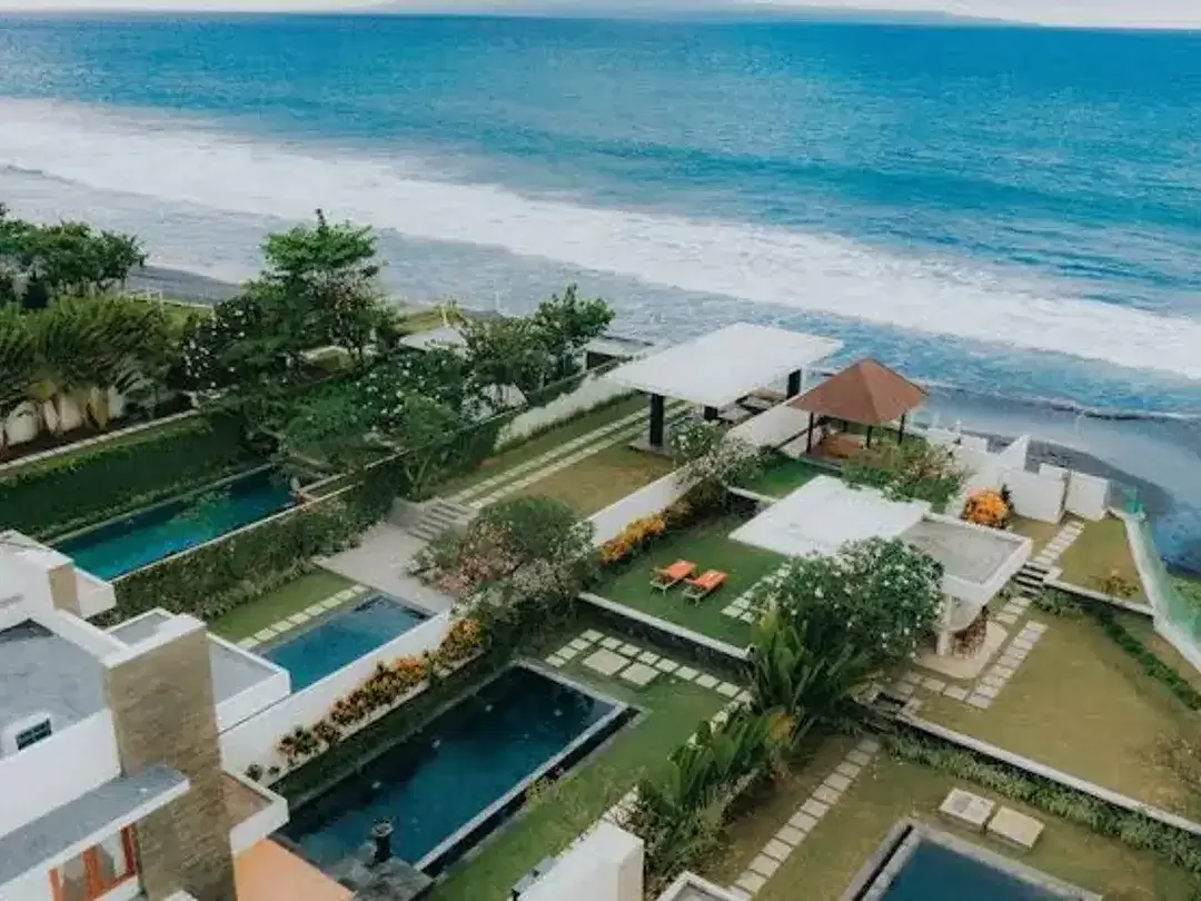 Villa Mewah Tepi Pantai di Pantai Keramas, Gianyar - Image 1 of 10