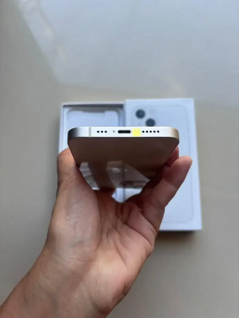 iPhone 13 Starlight 128GB inter - Image 7 of 7