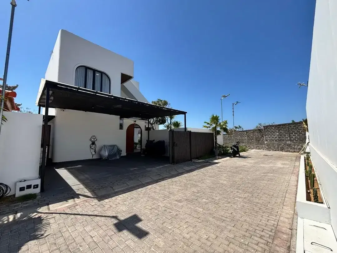 MODERN VILLA WITH ROOFTOP IN DHARMAWANGSA NUSA DUA - Image 2 of 10