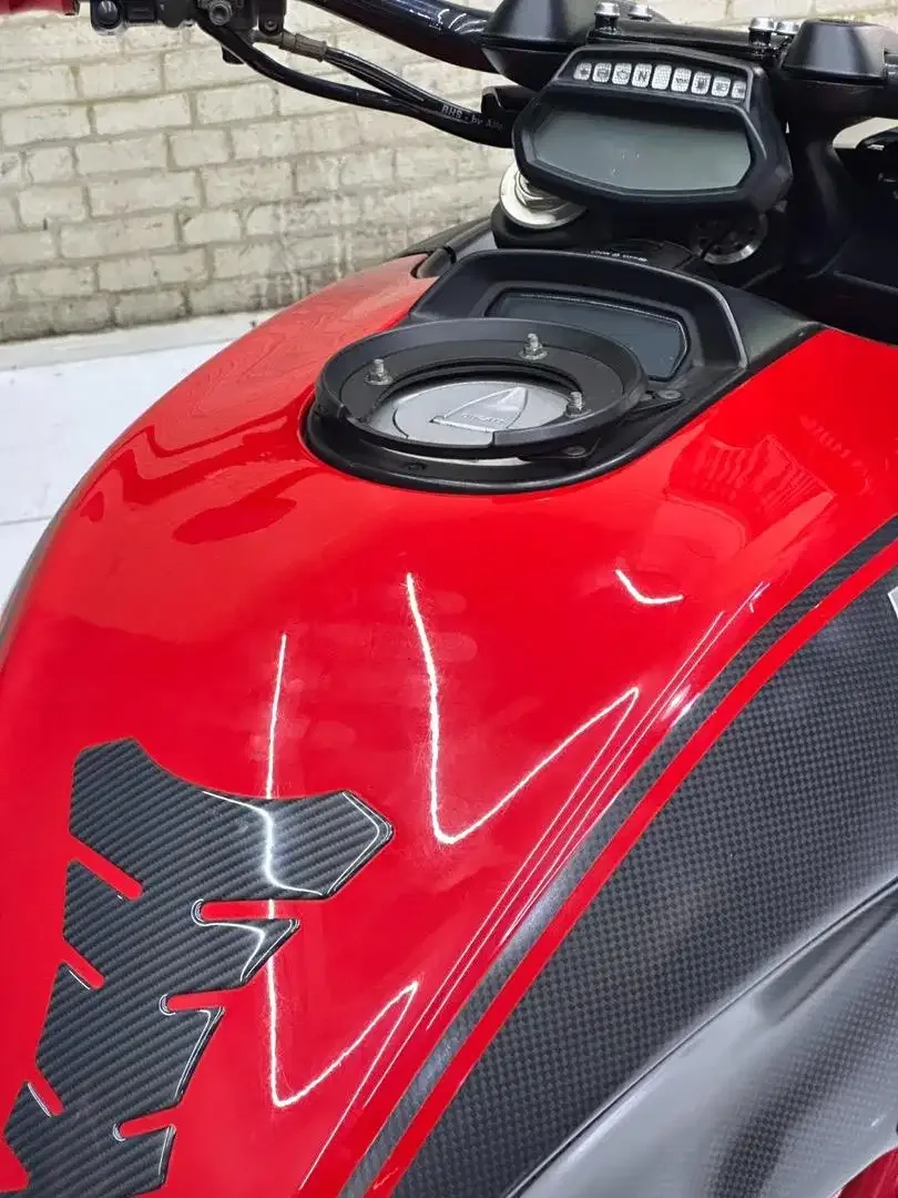 Moge Ducati Diavel red carbon mustika motor - Image 10 of 10