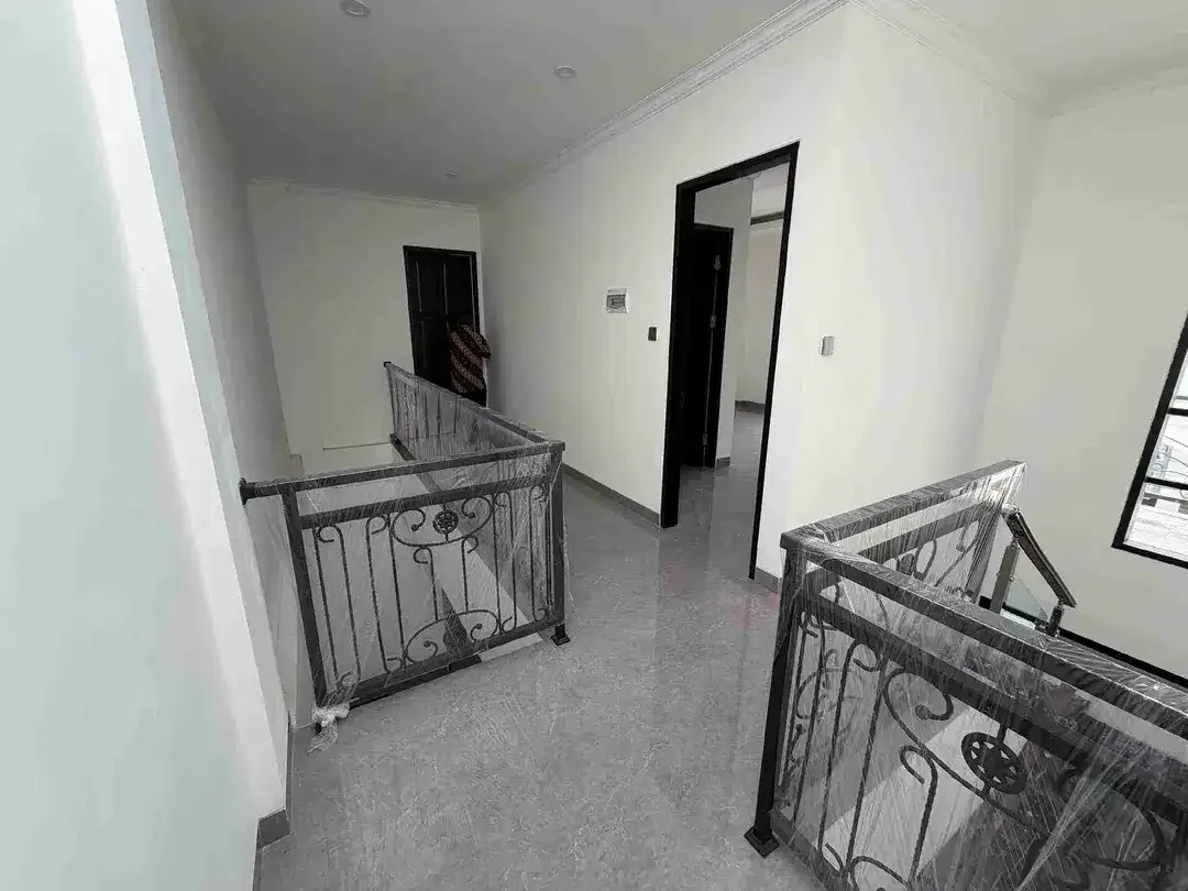 jual rumah Baru 3 lantai di Tukad Pakerisan Denpasar - Image 4 of 8