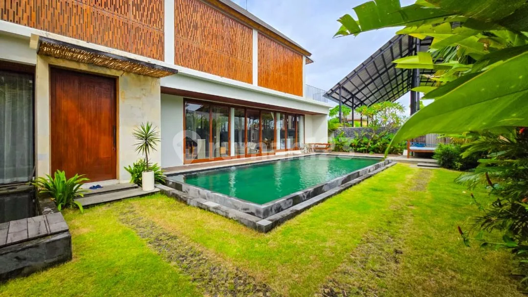 Villa Mewah 3 Kamar Di Canggu Dekat Pantai Batu Bolong Bali - Image 2 of 4