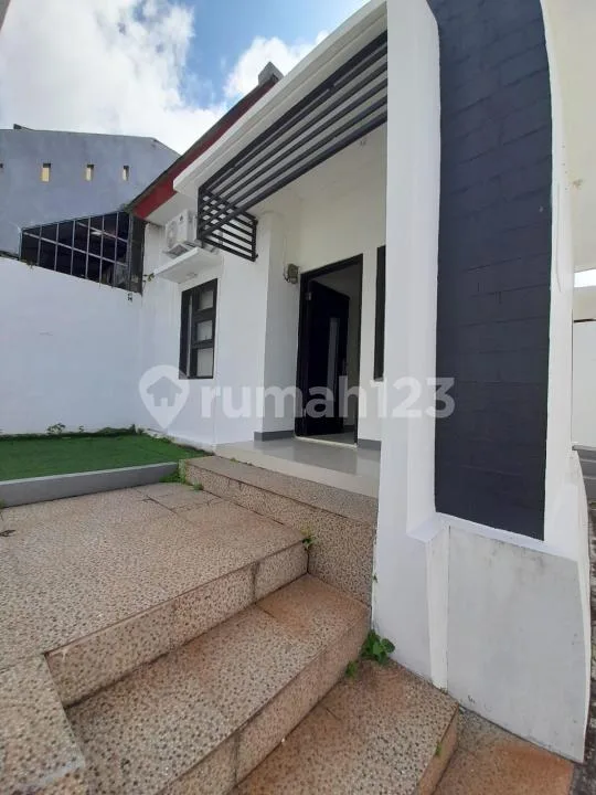 Minimalist House With 24 Hour Security At Goa Gong Badung Bali - Image 1 of 4