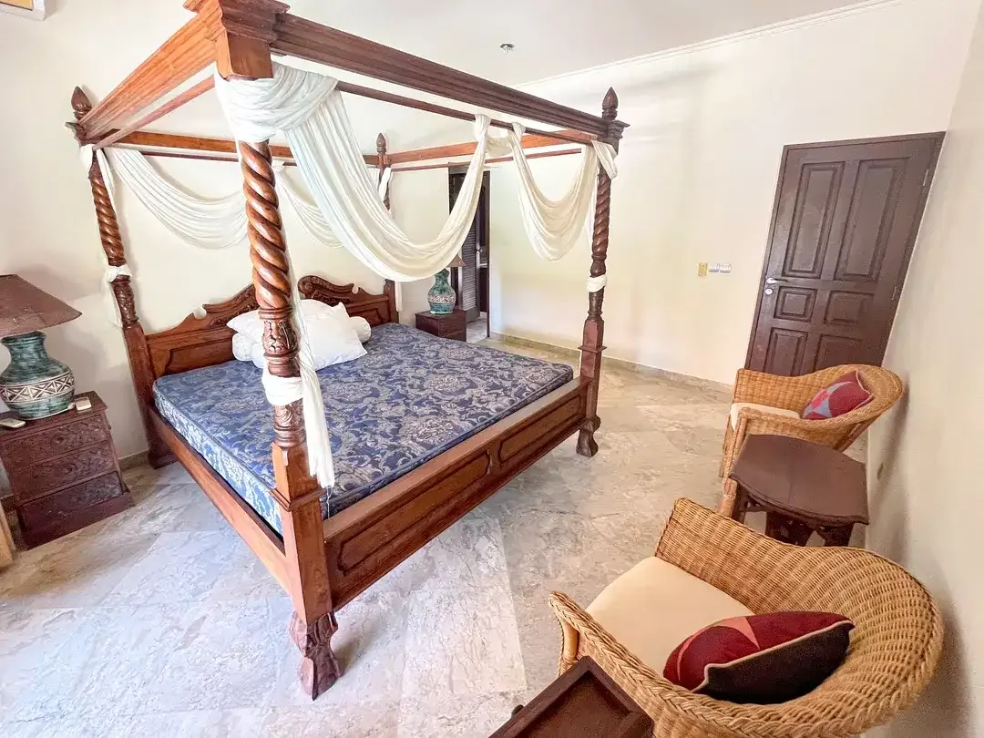 Villa 5 Kamar Tidur Bergaya Modern Balinese yang Menawan di Nusa Dua - Image 9 of 10