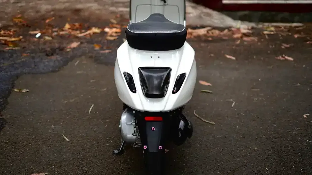VESPA PRIMAVERA 150 3V 2015 PUTIH MODIF - TERMURAH SEINDONESIA - Image 7 of 8