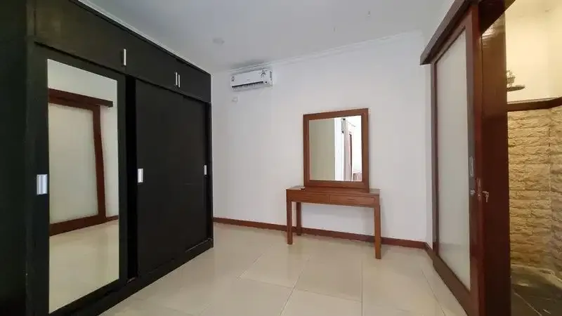 Dijual Villa Modern View Sawah & Akses Jalan Lebar di Area Kerobokan - Image 4 of 10